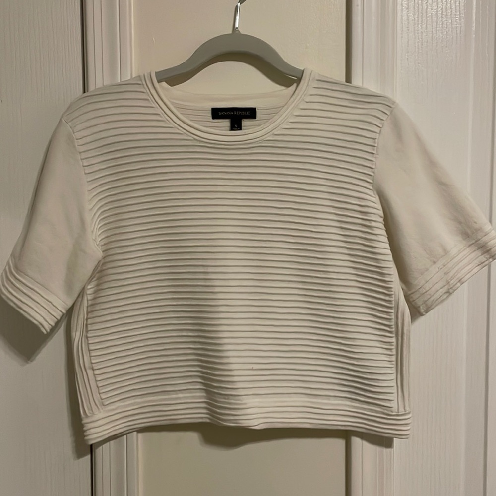 Banana Republic cropped tee size S